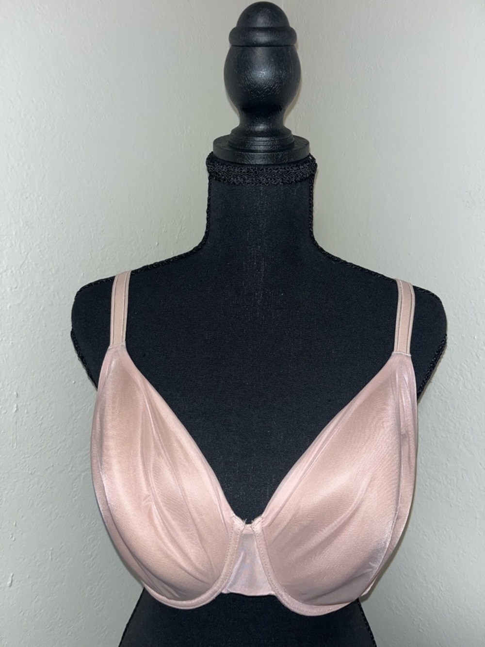 Victoria's Secret Lined Perfect Coverage Satin Underwire Bra in Blush Pink-38DD